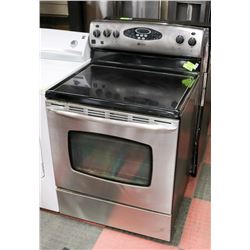 MAYTAG BLACK AND STAINLESS STEEL CONVECTION OVEN