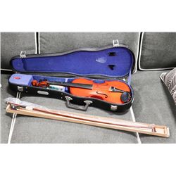 SKYLARK 7/8 VIOLIN WITH BRAND NEW BOW