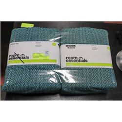 LOT OF 2 ROOM ESSENTIAL XL TWIN SHEETS