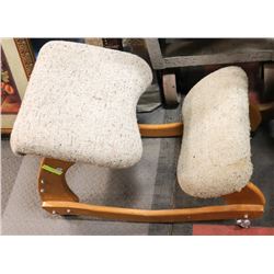 POSTUREMATIC 2200 KNEEL ON OAK CHAIR