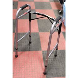 FOLDING WALKER