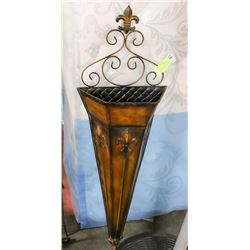 ANTIQUE BRONZE DECORATIVE WALL / FENCE SCONCE