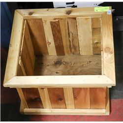 STAINED CEDAR PLANTER 15" X 17" X 12" HIGH