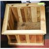 Image 1 : STAINED CEDAR PLANTER 15" X 17" X 12" HIGH