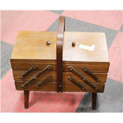 VINTAGE ACCORDIAN STYLE SEWING CASE