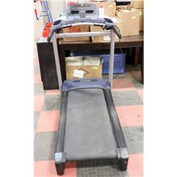 HORIZION TREAD MILL WITH AUX HOOK UP