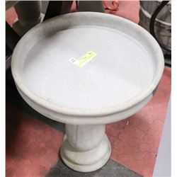 2 PIECE CONCRETE BIRDBATH 14 X 14