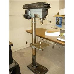 Delta 16 1/2in. Floor model drill press