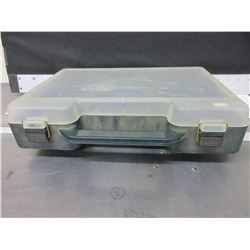 2 Latch case / comes with adjustible dividers / 14 x 11 x 3"