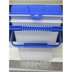 New Pet Solutions Pet Food Container 2 Gallon / keeps food fresh and pests out