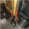 Image 2 : 2 ORANGE PITCHFORKS AND GARDEN SPADE SHOVEL