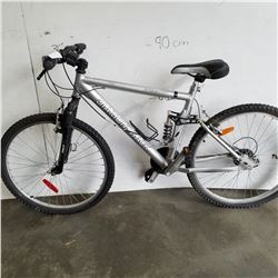 SILVER DIAMOND BACK BIKE