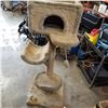 Image 2 : TALL CAT TREE - OVER 5FT