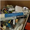 Image 2 : BOX LOT OF LIGHT BULBS