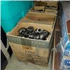 Image 2 : BOX OF 90 DEGREE IRON FITTINGS AND BOX OF 3/4" IRON PLUGS