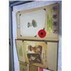 Image 3 : WORLD WAR 1 SCRAP BOOK AND MEMORIBILIA AND REPRO CONFEDERATE CURRENCY