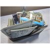 Image 3 : BOX OF VINTAGE POST CARDS