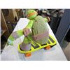 Image 2 : NINJA TURTLE ON SKATEBOARD TOY