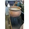 Image 2 : 2 CERAMIC PLANTERS W/ METAL STANDS