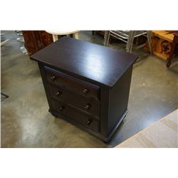BROYHILL 3 DRAWER NIGHTSTAND