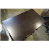 Image 4 : BROYHILL 3 DRAWER NIGHTSTAND