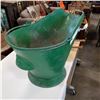 Image 2 : GREEN ANTIQUE COAL SKUTTLE
