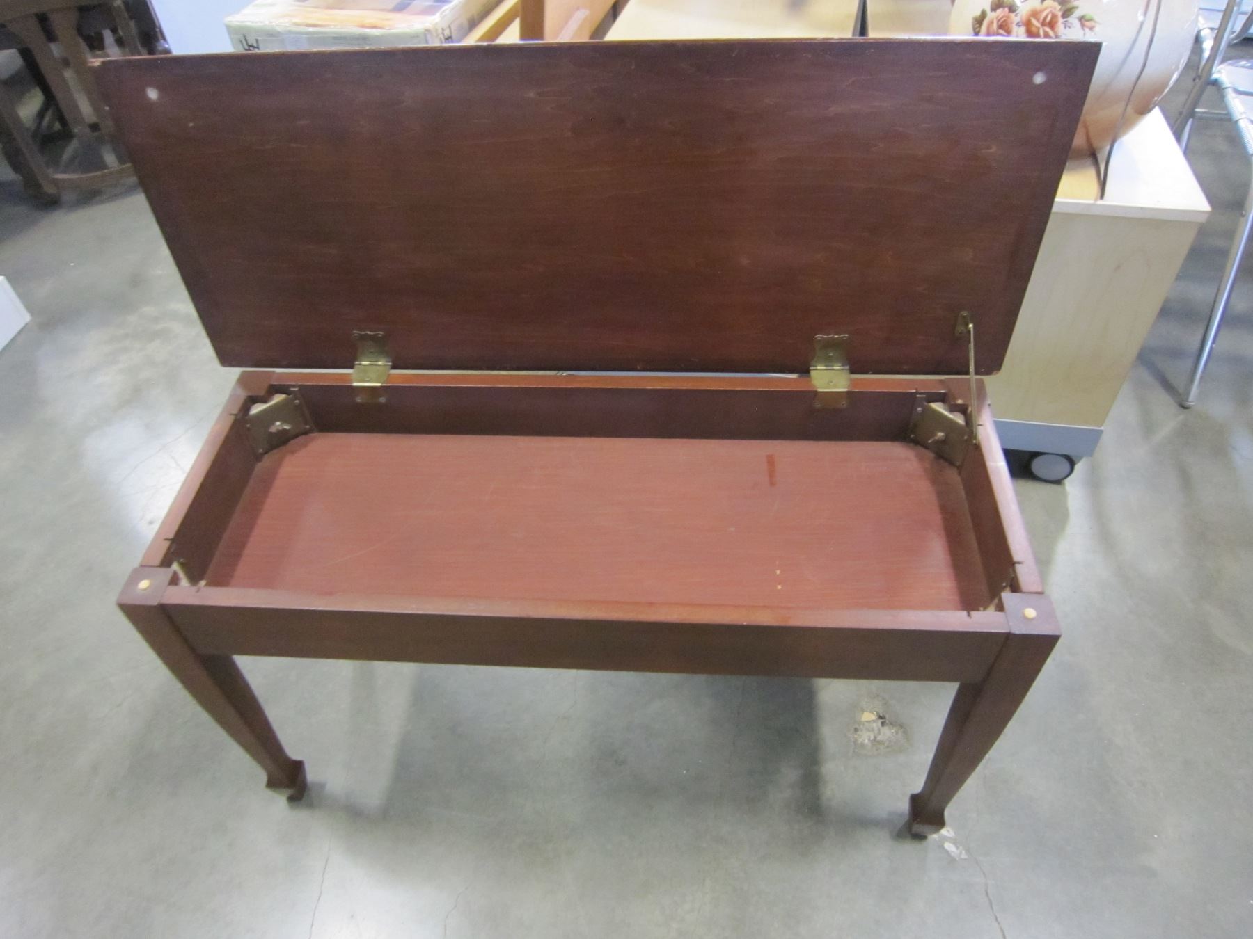 Mahogany Piano Bench With Storage MAHOGANY PIANO/STORAGE BENCH - Big Valley Auction