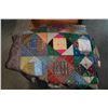 Image 1 : QUEENSIZE HAND MADE QUILT