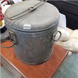 VINTAGE METAL CAMPING POT