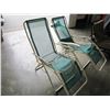 Image 2 : 2 FOLDING GRAVITY PATIO CHAIRS