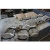 Image 1 : DOUBLE SIZE DUVET COVER, SHAMS, AND SINGLE SIZE COVER AND ACCENT PILLOWS
