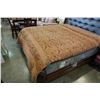 Image 1 : KINGSIZE DUVET AND 2 KINGSIZE SHAMS, 3 ACCENT PILLOWS, USED IN SHOWROOM ONLY