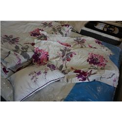 KINGSIZE DUVET AND 2 KINGSIZE PILLOW SHAMS, 1 ACCENT PILLOW, VISIBLE WATER MARTKS, USED IN SHOWROOM 