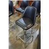 Image 2 : 4 BLACK MID-CENTURY SWIVEL STOOLS