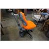 Image 3 : ORANGE OFFICE CHAIR