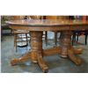 Image 3 : SOLID OAK DINING TABLE W/ 6 CHAIRS AND 3 LEAFS