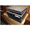 Image 3 : AUTO-KNITTER HOSIERY CO KNITTING MACHINE IN BLACK METAL CASE