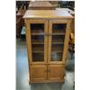 Image 2 : WOOD CABINET W/ 2 GLASS DOORS AND 2 BOTTOM DOORS