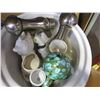 Image 2 : LARGE OVEN BOWL W/ ESTATE ITEMS AND KNICK KNACKS