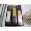 Image 3 : PAIR OF VINTAGE GLASS LAMPS AND 3 ART SCROLLS IN BOX