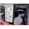 Image 2 : 2 TRAYS OF COLLECTIBLE TINS