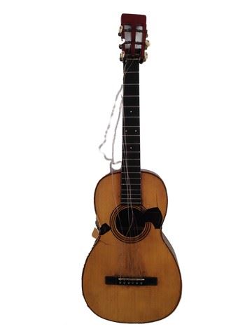 The Hateful Eight Daisy Domergue Jennifer Jason Leigh Smashed Guitar Movie Props