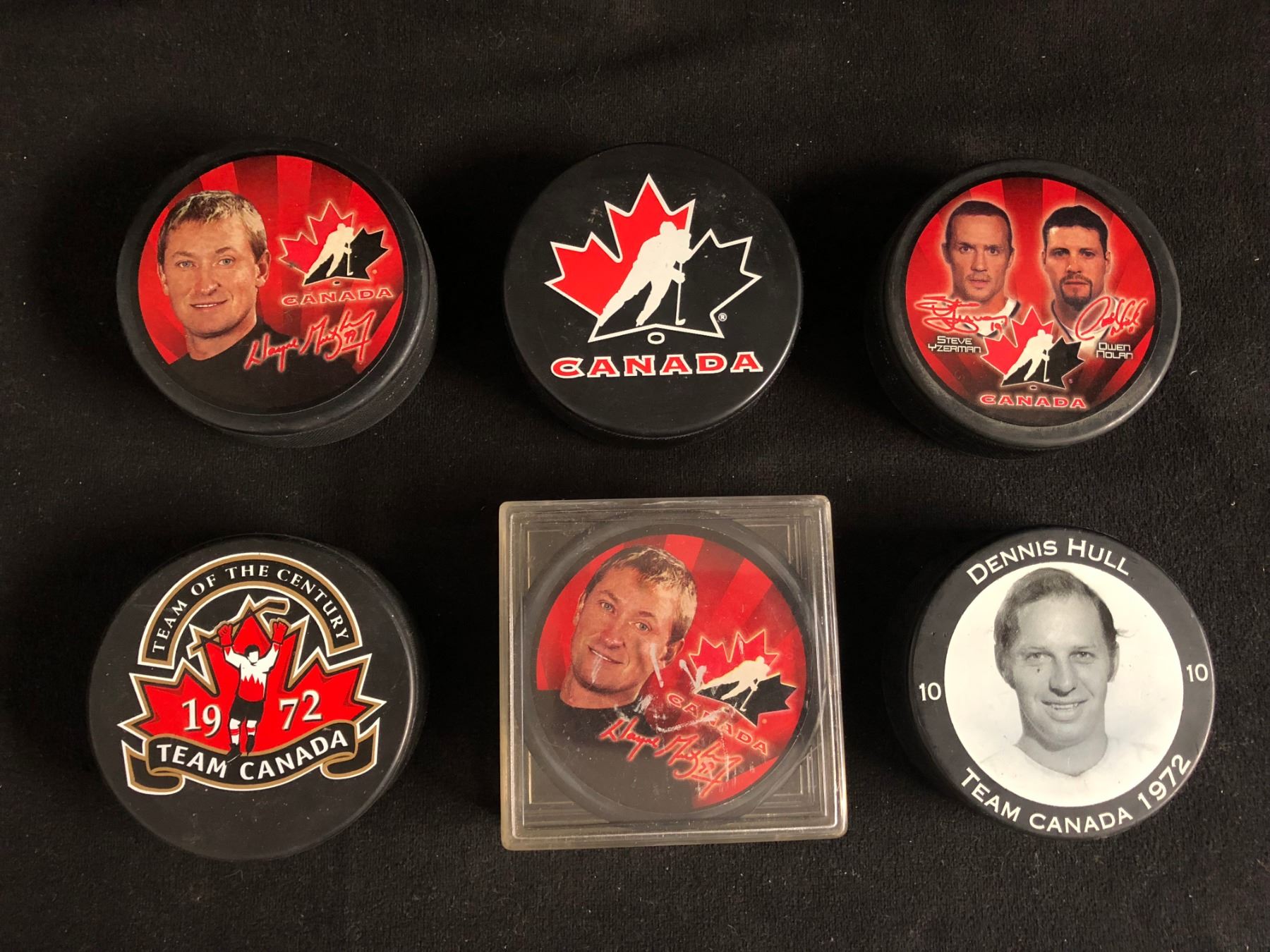TEAM CANADA HOCKEY PUCK LOT