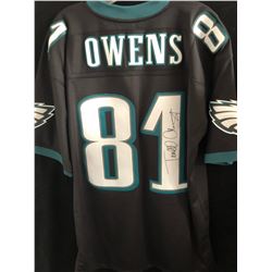 TERRELL OWENS SIGNED EAGLES FOOTBALL JERSEY