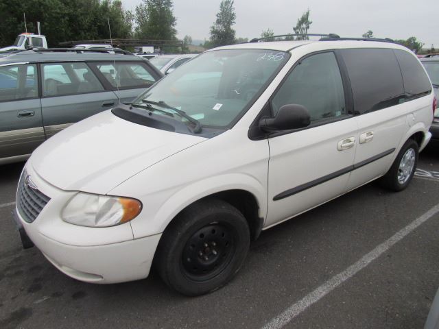 2004 town and country van