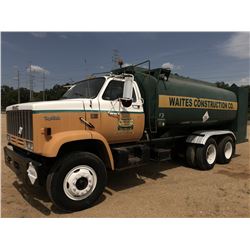 1982 GMC TOPKICK FUEL & LUBE TRUCK, VIN/SN:1GDS7D4Y8CV572853 - T/A, CAT 3208 ENGINE, 8 SPEED TRANS, 