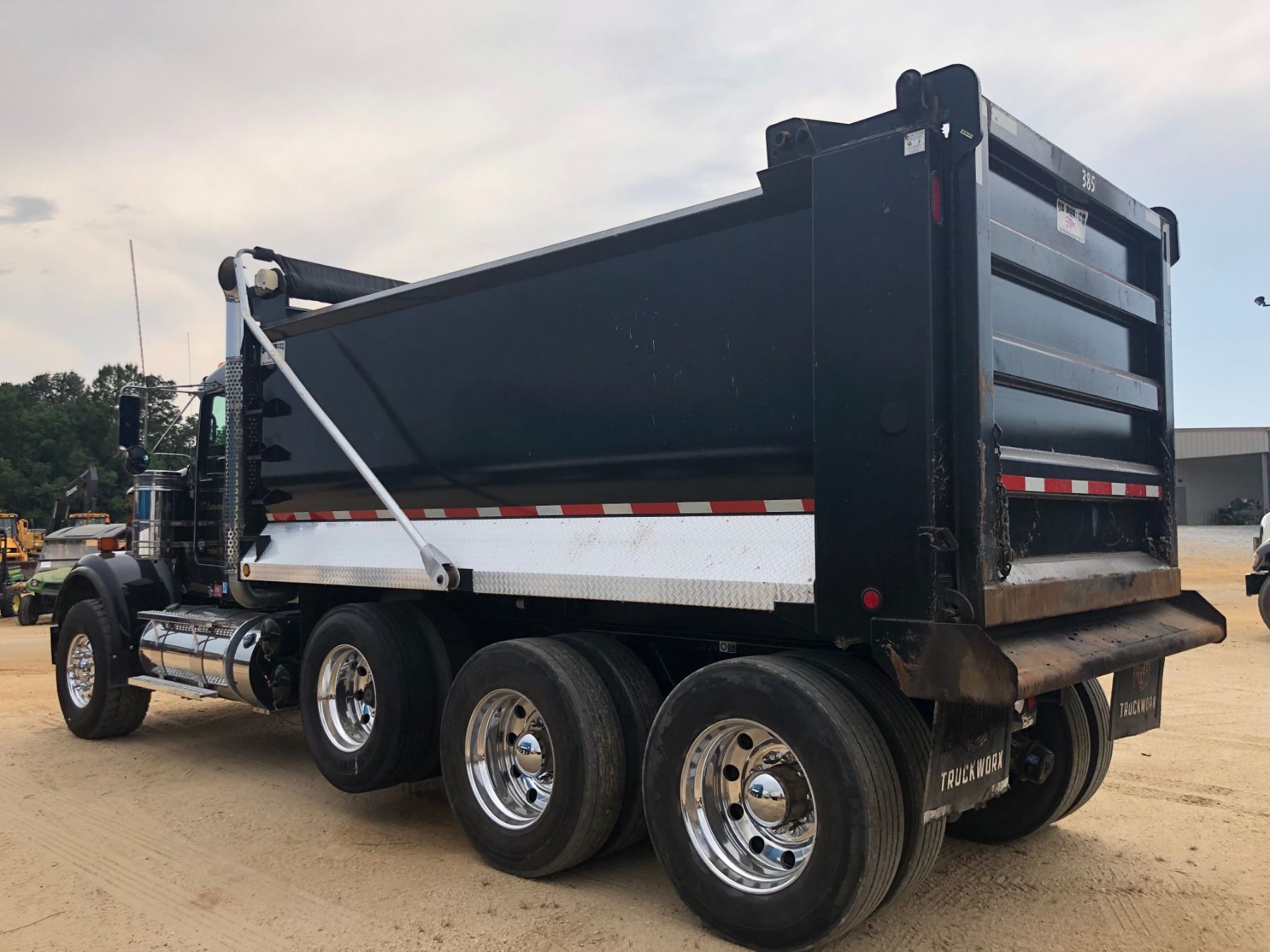 2016 KENWORTH W900 DUMP, VIN/SN1NKWX4TX6GJ495023 TRIAXLE, 485HP