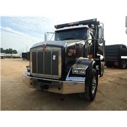 2013 KENWORTH T800 DUMP TRUCK, VIN/SN:1NKDX4TX8DJ341271 - 450 HP ISX 15 ENGINE, 8LL TRANS, 46K REARS