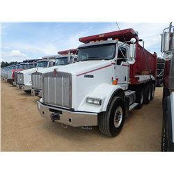 2011 KENWORTH T800 DUMP TRUCK, VIN/SN:1NKDXUTX2BJ281016 -TRI-AXLE, CAT C13 ENGINE, ALLISON A/T, 46K 