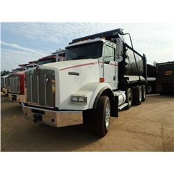 2011 KENWORTH T800 DUMP TRUCK, VIN/SN:1NKDXUTX6BJ281004 - TRI AXLE, 445HP CAT ENGINE, ALLISON A/T, 4